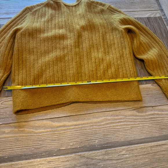 Banana Republic mustard yellow cardigan - Picture 2 of 6